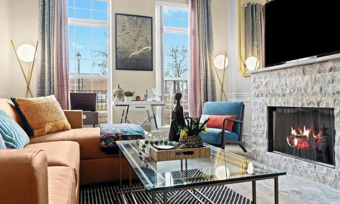 Auburn Hills House | *NEW* DT Auburn Hills Lux Condo