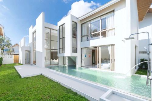 Si Sunthon Villa | New Elegance & Tropical Luxury - 4BR Pool Villa in Lux Pride 2 V8 Residence, near Laguna