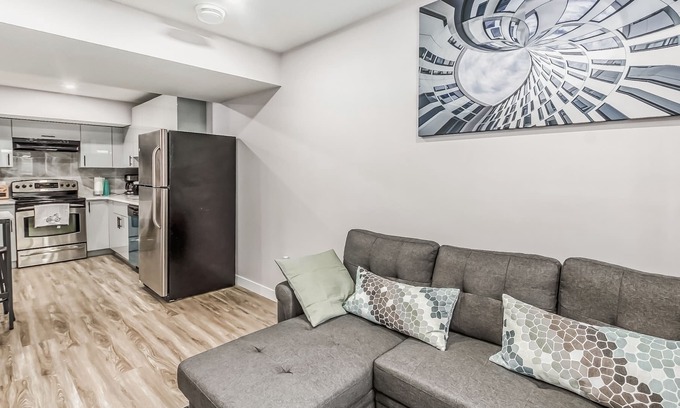 Southwest Edmonton House | New entire guest suite in Southwest Edmonton