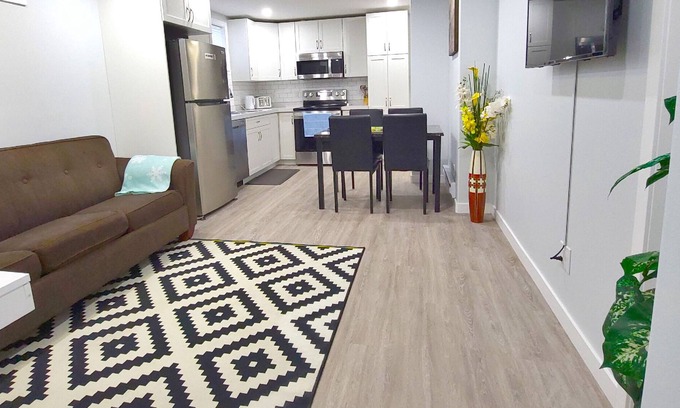 Saskatoon Apartment | NEW Exec 2BRSuite Close to Shops