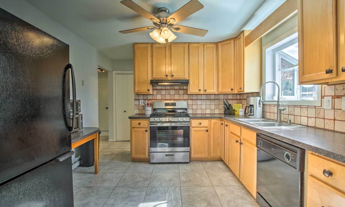 New Fairfield House | New Fairfield Home w/Beach Access & Fire Pit