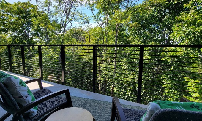 Fairhaven House | New! Fairhaven Creekside Retreat. Steps to the Village, Trails & Beach!