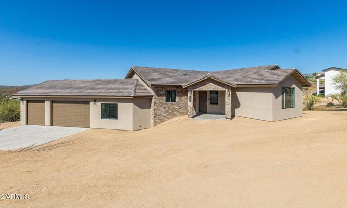 New River House | New Family Home with Amazing Views-- 35 min from Downtown Phoenix