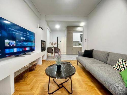 Vyronas Apartment | New fresh looking Apt in Athens