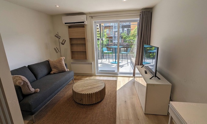 Marconi-Alexandra Apartment | New fully furnished high-end apartment near Jean Talon market