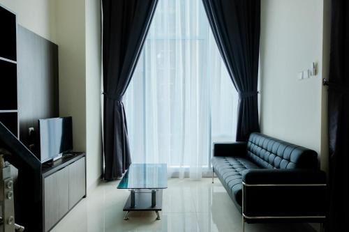 Tangerang Apartment | New Furnished 1BR SOHO with Sofa Bed at Brooklyn Apartment By Travelio