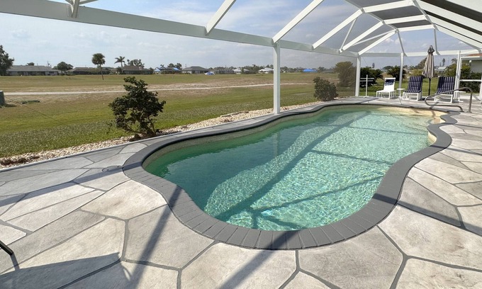 Pebble Beach House | NEW! Golf Course frontage with HEATED pool, 20min to BEACH!