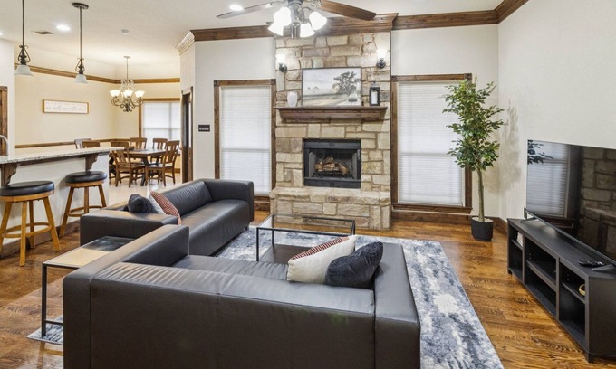 Abilene House | NEW! Gorgeous 4BR Dakota Springs Home