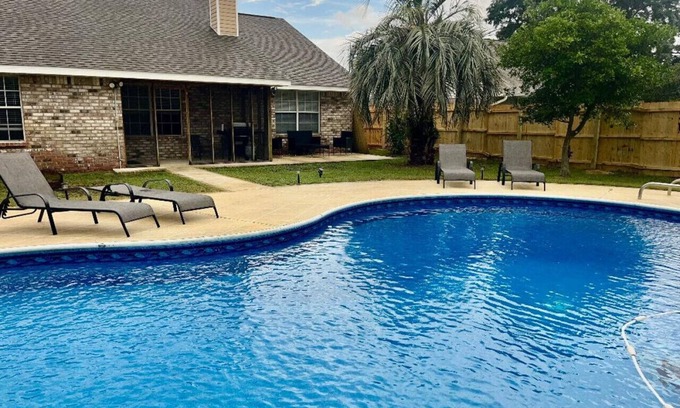 Gulf Breeze House | New! Gulf Breeze Getaway! private pool