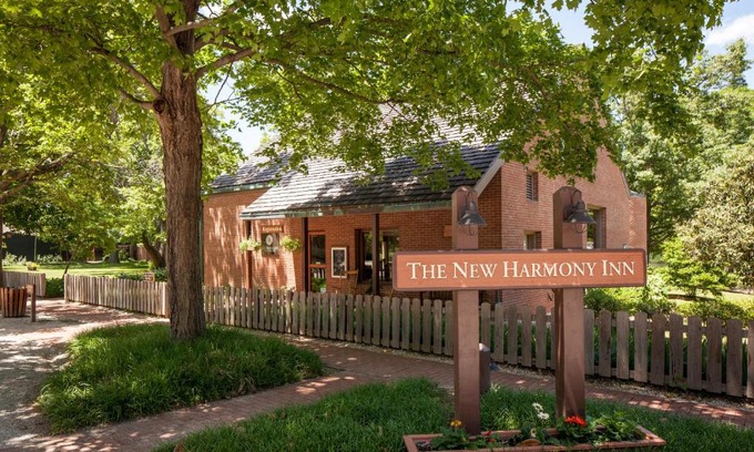 New Harmony Hotel | New Harmony Inn Resort and Conference Center
