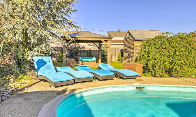 East Shore Cottage | New Haven Gem w/Private Pool, Walk to Beach!