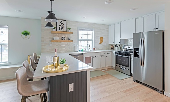 Indianapolis House | NEW home downtown Indianapolis w/2 king ensuites, cozy backyard, and game room