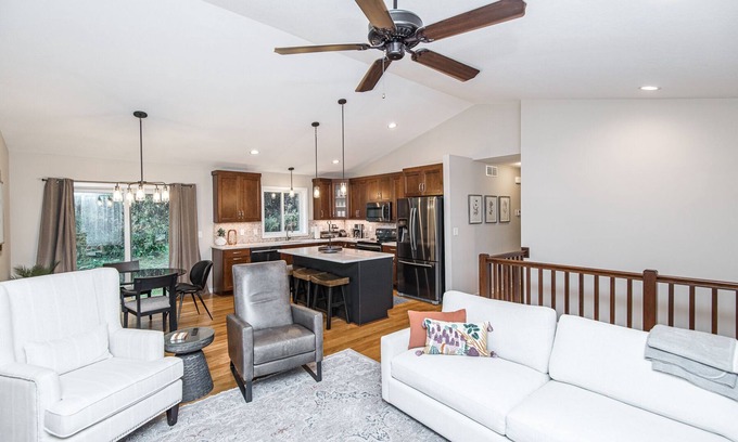 Rochester House | New Home in Private Neighborhood 3mi from Mayo