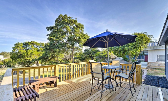 Clifton House | NEW! Home w / Private Shared Dock on Lake Whitney!