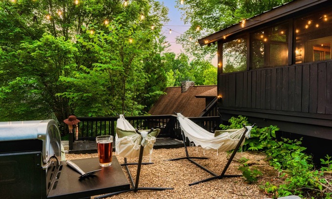 Sevierville Cabin | New Hot Tub, Hammocks, Pet Friendly, Romantic Honeymoon Mountain Getaway