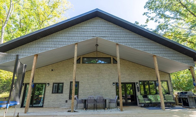 Putnam House | NEW! House by the Lake with private swimming dock