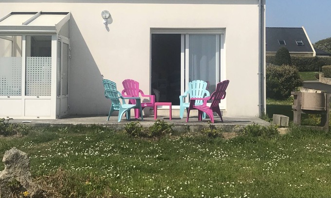 Plogoff House | New house near the beach