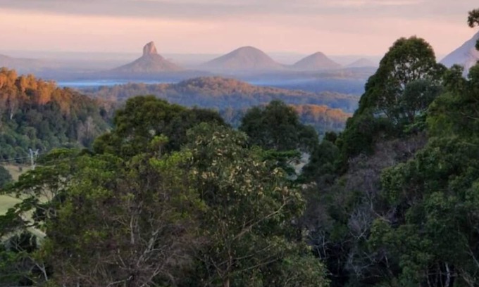 Bald Knob House | NEW Idyllic Hinterland Lake House in Maleny