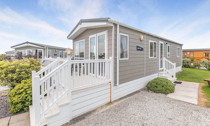 Looe House | New in 2017. Luxurious 14ft-wide holiday home.