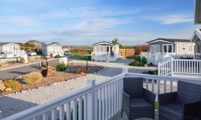 Looe House | New in 2017. Luxurious 14ft-wide holiday home.