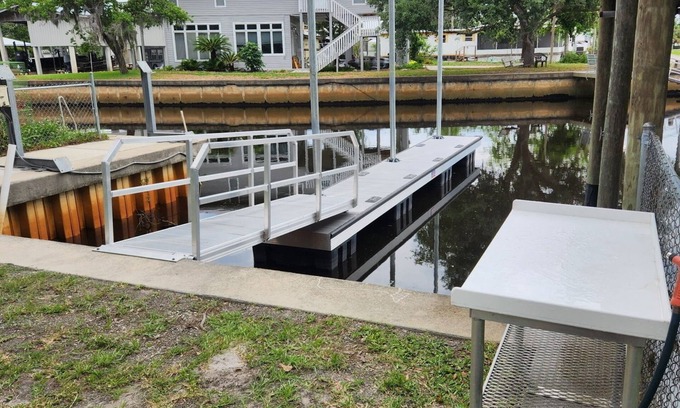 Suwannee House | NEW in Suwannee 5-bedroom with 11+ beds with Free boat slip and trailer parking