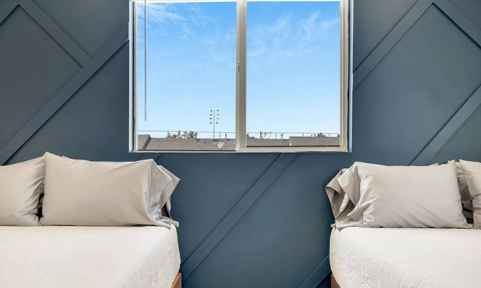 Montebello House | New LA home Montebello City Park with free parking
