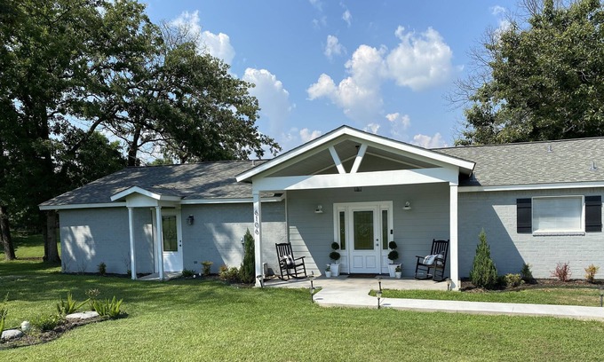 Athens House | NEW! Lake front vacation rental on Lake Athens! With dock and paddle boat!