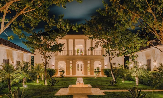 Punta Cana Villa | New Lake/Golf-front 6+bed Stunner Moments to Sea Punta Cana Resort Staff/Chef