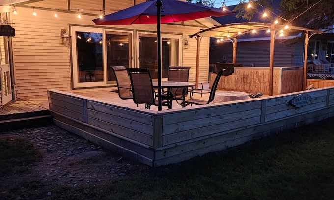 Canadian Lakes Cottage | NEW! Lake view and access Cozy Cabin!