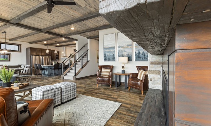 Nisswa Villa | NEW Lake View Loft - 5 Bedroom Home on Beautiful Gull Lake w/4-Seasons of Fun!