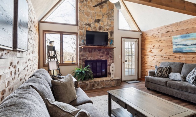 Somerset House | NEW! Lakelife at Somerset 4-Bedroom Home - Handicap accessible