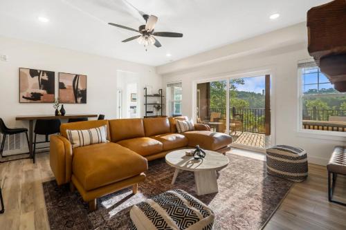 Branson House | New Lakeview Penthouse - Amenities Galore