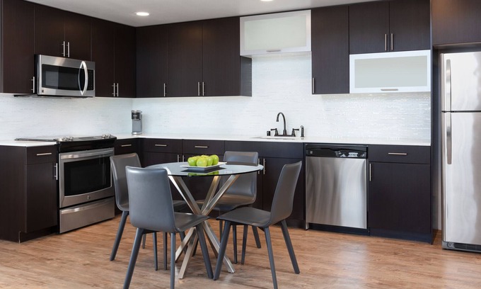 Walnut Creek Apartment | *New Listing* 1BD/1BA | 24/7 Service | Outdoor Resort & Business Amenities