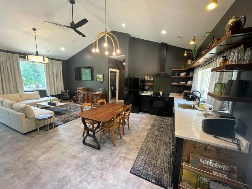 Lyndon Station House | New Listing 2BR/2BA on Trout Lake HotTub & Firepit