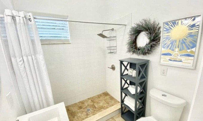 North Hyde Park Apartment | NEW LISTING!! #4 - Cozy Bungalow Apartment in SOHO & UT area.