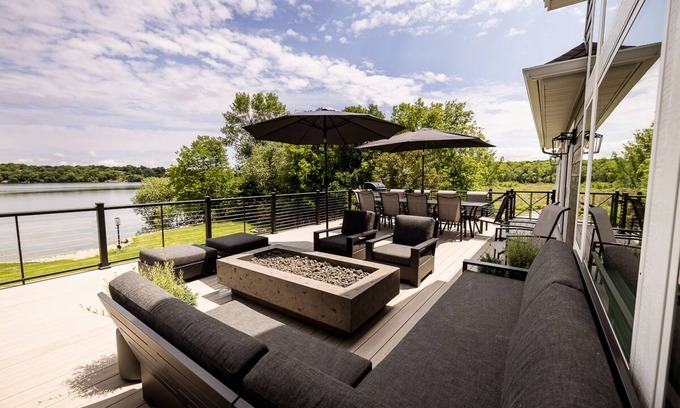 Alexandria House | NEW LISTING. Beautiful Alexandria DREAM home perfect for families and friends!