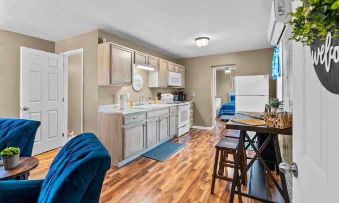 Anna Apartment | *New Listing* Cozy 2 BR close to wineries and hikes