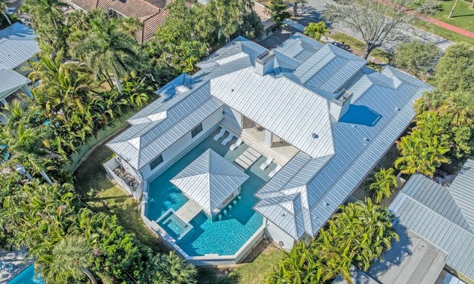 Saint Armands Key House | New Listing! Dream Island | Pet Friendly Home w/Private Heated Pool and Spa