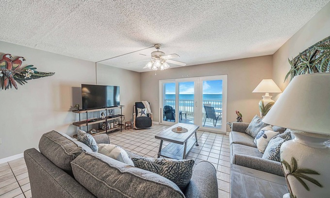 Holiday Beach Condo | NEW Listing, FREE Golf & Tix! Mariner West 306, Heated Pool, Tennis & Grills!