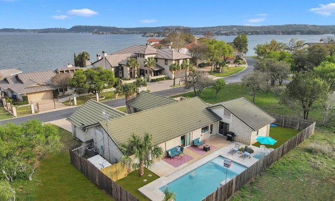 Horseshoe Bay House | New Listing House with Lake View Pet Friendly