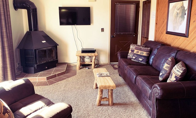 Horse Butte Condo | NEW LISTING! Quiet 2 Bedroom Mountain Retreat in a Center of a Mountain Valley