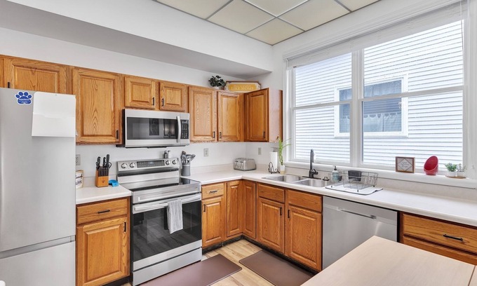 Geyser Crest House | NEW LISTING! Quaint Hideaway: Close to SPAC & Ballston Spa by RedAwning