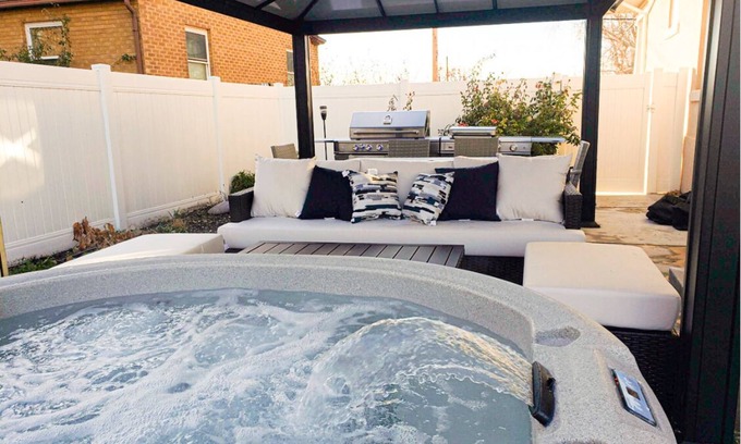 Liberty Wells House | NEW LISTING! Spacious Sugarhouse 4bd 3bth Home+Fully Fenced Yard+Gazebo+Hot Tub!