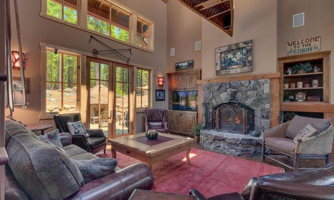 Sunnyside House | New Listing! West Shore Bliss - 4BR, Private Hot Tub
