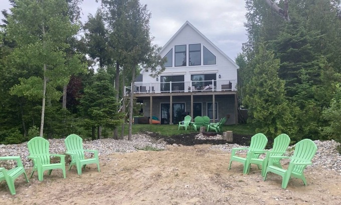 Bay Shore House | New, Little Traverse Bay water front, bike ride to Bay Harbor Resort