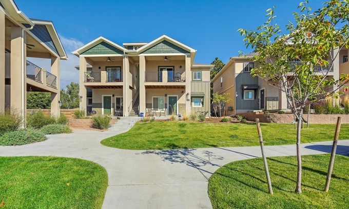 Northeast Colorado Springs Condo | New Lower Condo-mins to downtown-Pet Friendly