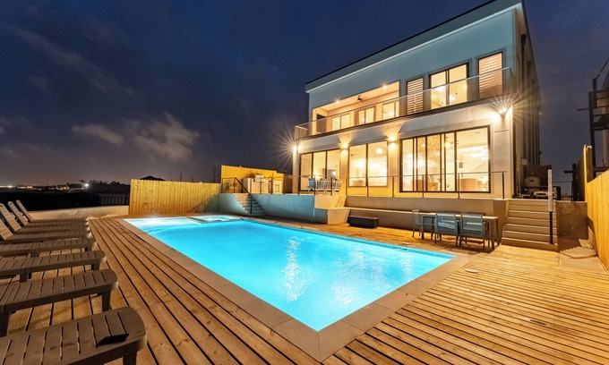 Port Isabel House | NEW Luxury 4,000 SF Waterfront Home, With Pool, Sleeps 20