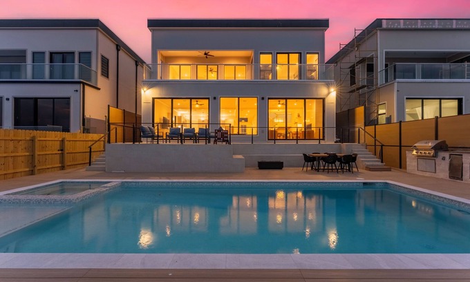 Port Isabel House | NEW LUXURY 4,000 SF Waterfront Home w/Pool , Sleeps 20