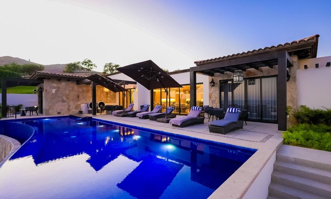 Sunset Beach House | New Luxury 5 Bed Home- Private Pool & Quivira Golf Club