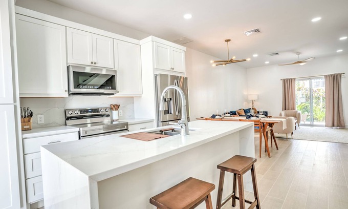 Nassau Condo | NEW Luxury Condo/Location/Pool/Beach/Baha Mar/UNIT 3